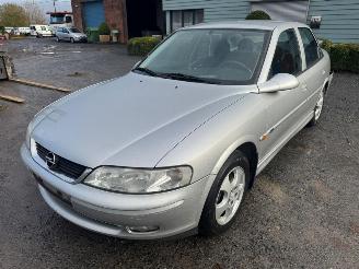 Schadeauto Opel Vectra B 1999/6