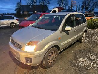 Damaged car Ford Fusion TREND 2012/2