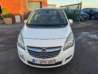 Unfallwagen Opel Meriva B 2014/3