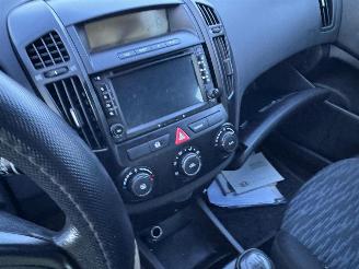 Kia Cee d EX picture 6