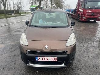 Auto incidentate Peugeot Partner  2013/4