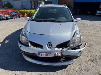 skadebil auto Renault Clio III GRANDTOUR EXCEPTION 2009/2