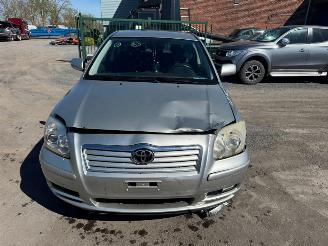 krockskadad bil auto Toyota Avensis  2005/8