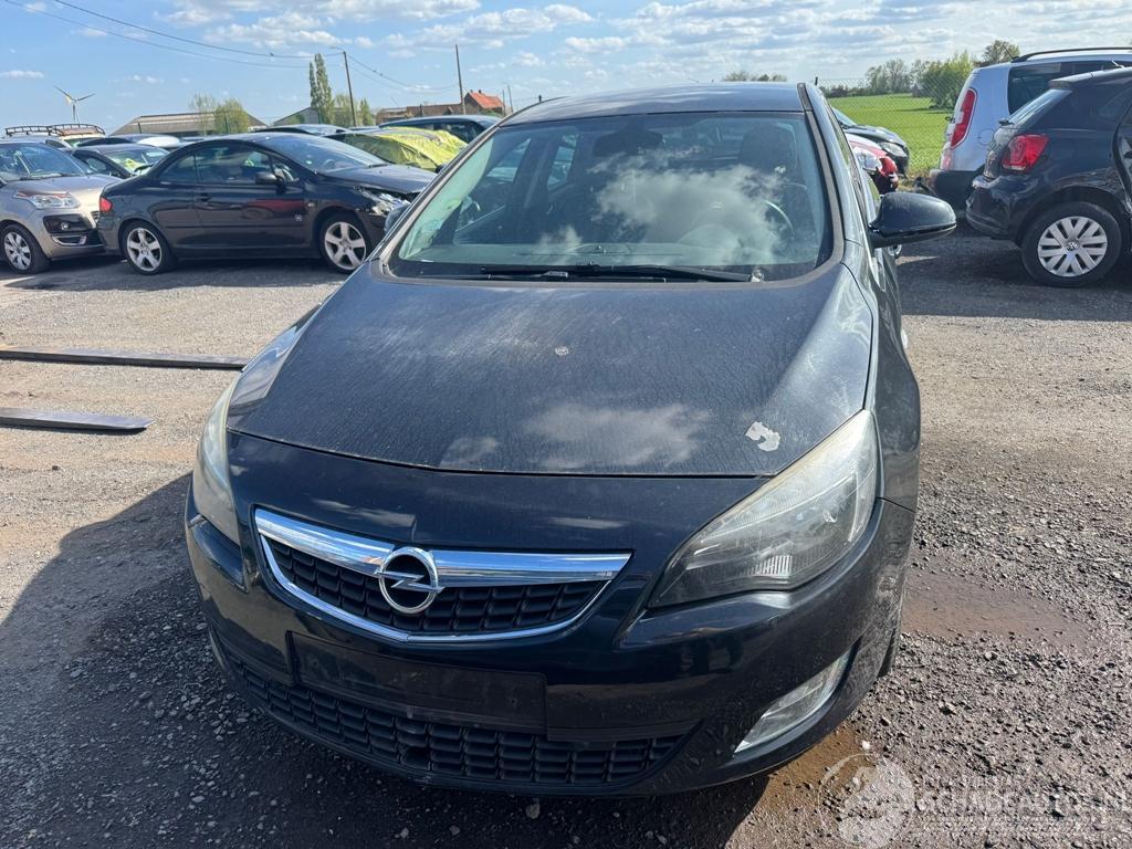 Opel Astra J  ACTIVE