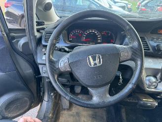 Honda Fr-v  picture 12