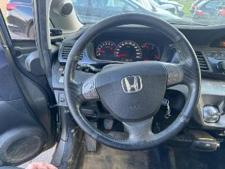 Honda Fr-v  picture 12