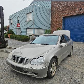 Schadeauto Mercedes C-klasse C 200 CDI BERLINE 2003/10