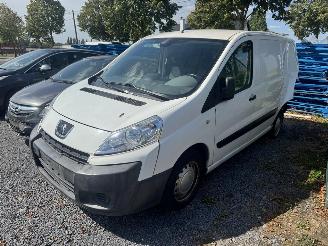 krockskadad bil auto Peugeot Expert  2009/4