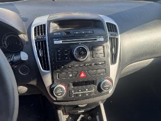 Kia Cee d  picture 14
