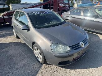 skadebil auto Volkswagen Golf V 2004/3
