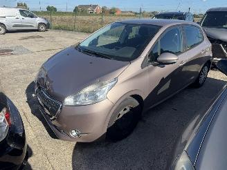 škoda osobní automobily Peugeot 208  2013/10