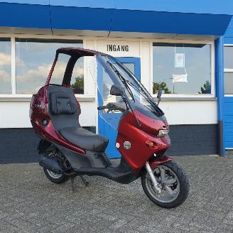 danneggiata motocicli Benelli  ADIVA 125CC PIAGGIO 4TAKT 2006/12