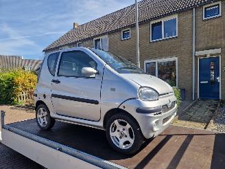 damaged microcars Piaggio  M500 2005/8