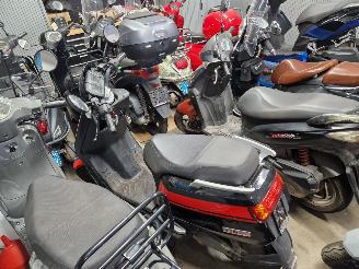 NIU  5X NIU SCOOTER picture 4