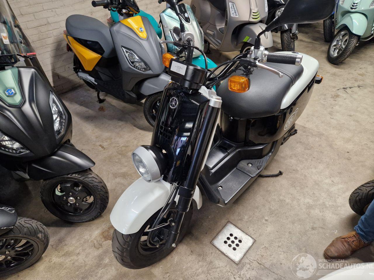 Yamaha  GIGGLE