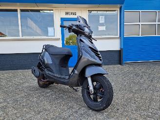 Piaggio  ZIP 45KM BROM SCOOTER picture 15