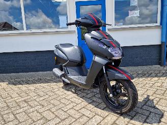  Peugeot  KISBEE 2025/7