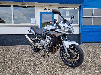dañado motos Yamaha  FZS 1000 FAZER 2001/8