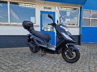 krockskadad bil bromfiets Kymco Sprint 45KM NEW DINK 4 STROKE 45KM 2017/10