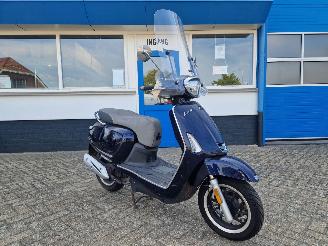 Vaurioauto  scooters Kymco  NEW LIKE 4T INJECTIE 2019/12