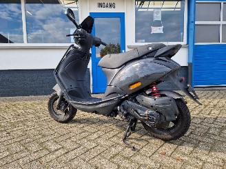 Piaggio  ZIP BROM 45KM picture 10