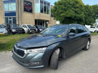 Autoverwertung Skoda Octavia Octavia Combi (NXAC), Combi 5-drs, 2019 1.0 TSI 12V 2021