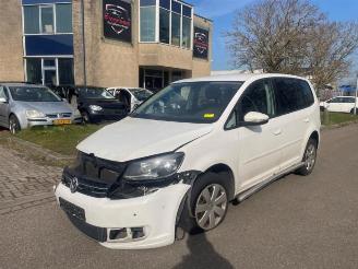 Coche siniestrado Volkswagen Touran Touran (1T3), MPV, 2010 / 2015 2.0 TDI 16V 140 2013/4