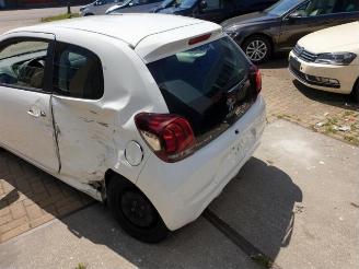 Peugeot 108 108, Hatchback, 2014 1.0 12V picture 3