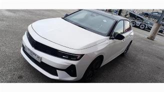 Vrakbiler auto Opel Astra Astra L (F3/FB/FM/FP), Hatchback 5-drs, 2021 Electric 54 kWh 2025/2