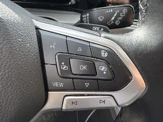 Volkswagen Golf 1.5 eTSI R-Line Business picture 17