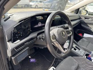 Volkswagen Golf 1.5 eTSI R-Line Business picture 11