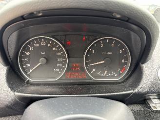 BMW 1-serie 118i picture 15