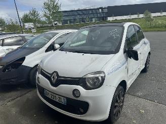Vaurioauto  passenger cars Renault Twingo  2016/1