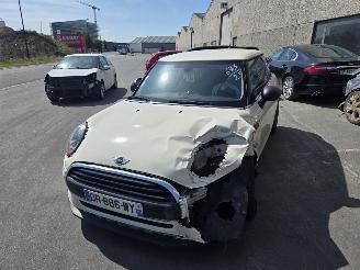 Auto incidentate Mini One  2015/5