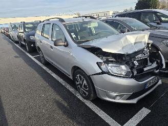 Voiture accidenté Dacia Logan mcv 2016/1