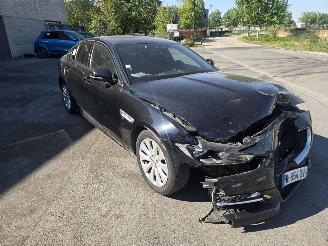 Vaurioauto  passenger cars Jaguar XE 2.0D 2016/3