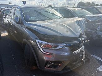 Schadeauto Renault Arkana ETECH145 2021/9