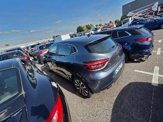 Renault Clio  picture 9