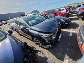 krockskadad bil auto Renault Clio  2022/9