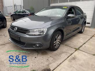 Coche siniestrado Volkswagen Jetta Jetta IV (162/16A), Sedan, 2010 / 2017 1.6 TDI 16V 2013/3