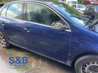 Salvage car Volkswagen Jetta Jetta III (1K2), Sedan, 2005 / 2010 1.6 FSI 16V 2006/1