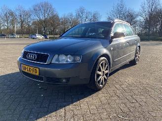 Auto incidentate Audi A4 2.0 20V Combi/o  Benzine 1,984cc 96kW (131pk) FWD 2003/1