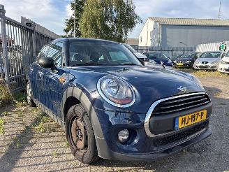 Auto incidentate Mini One 1.2 12V One Hatchback 4Dr Benzine 1.198cc 75kW (102pk) FWD 2014-05/2017-10 (XS11; XS12) B38A12A 2015/11