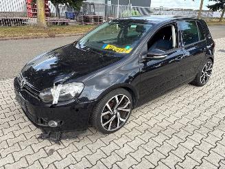 krockskadad bil auto Volkswagen Golf 1.2 TSI Hatchback  Benzine 1.197cc 63kW (86pk) FWD 2010-05/2012-11  CBZA 2010/1