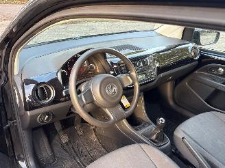 Volkswagen Up! 1.0 12V 60 Hatchback  Benzine 999cc 44kW (60pk) FWD 2011-08/2020-08  CHYA picture 8