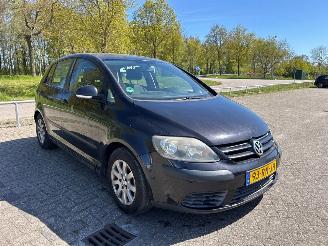 uszkodzony samochody osobowe Volkswagen Golf 1.6 FSI 16V MPV  Benzine 1.598cc 85kW (116pk) FWD 2004-12/2008-05 (5M1) BLF; EURO4 2005/6