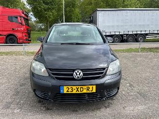 uszkodzony samochody osobowe Volkswagen Golf plus 1.9 TDI 105 MPV  Diesel 1.896cc 77kW (105pk) FWD 2006-05/2009-01 (5M1) BXE 2007/1