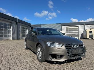 uszkodzony samochody osobowe Audi A3 1.4 TFSI 16V Hatchback 2Dr Benzine 1.395cc 90kW (122pk) FWD 2012-04/2014-05 (8V1; 8VK) CMBA 2013/5