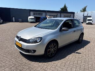 Schadeauto Volkswagen Golf 1.4 16V Hatchback  Benzine 1.390cc 59kW (80pk) FWD 2008-10/2012-11  CGGA 2009/1