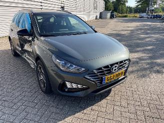 Damaged car Hyundai I-30 1.0 T-GDI 12V Combi/o  Benzine 998cc 88kW (120pk) FWD 2023/4